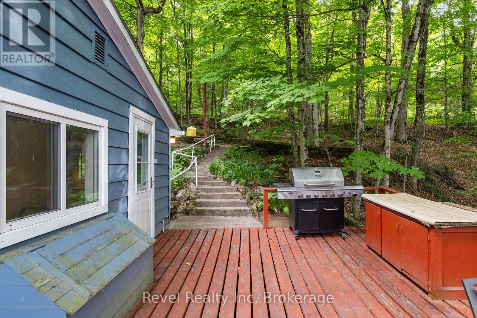 1096 Cowan Park Road, Muskoka Lakes, Ontario  P0B 1M0 - Photo 17 - X12354789
