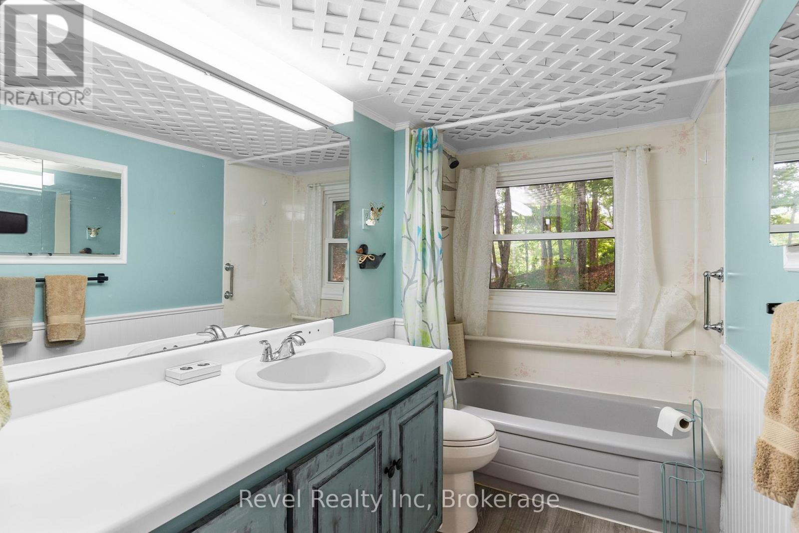 1096 Cowan Park Road, Muskoka Lakes, Ontario  P0B 1M0 - Photo 8 - X12354789