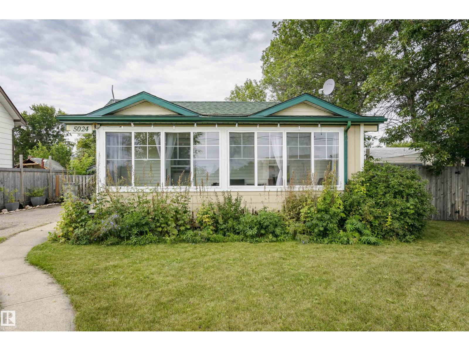 5024 46 ST, Legal, Alberta