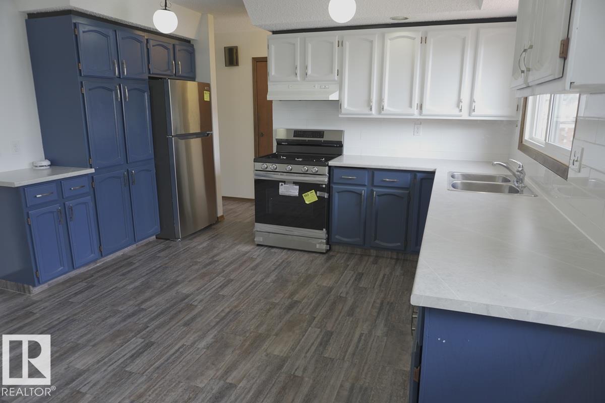 Property at 13011 123 ST NW image 3