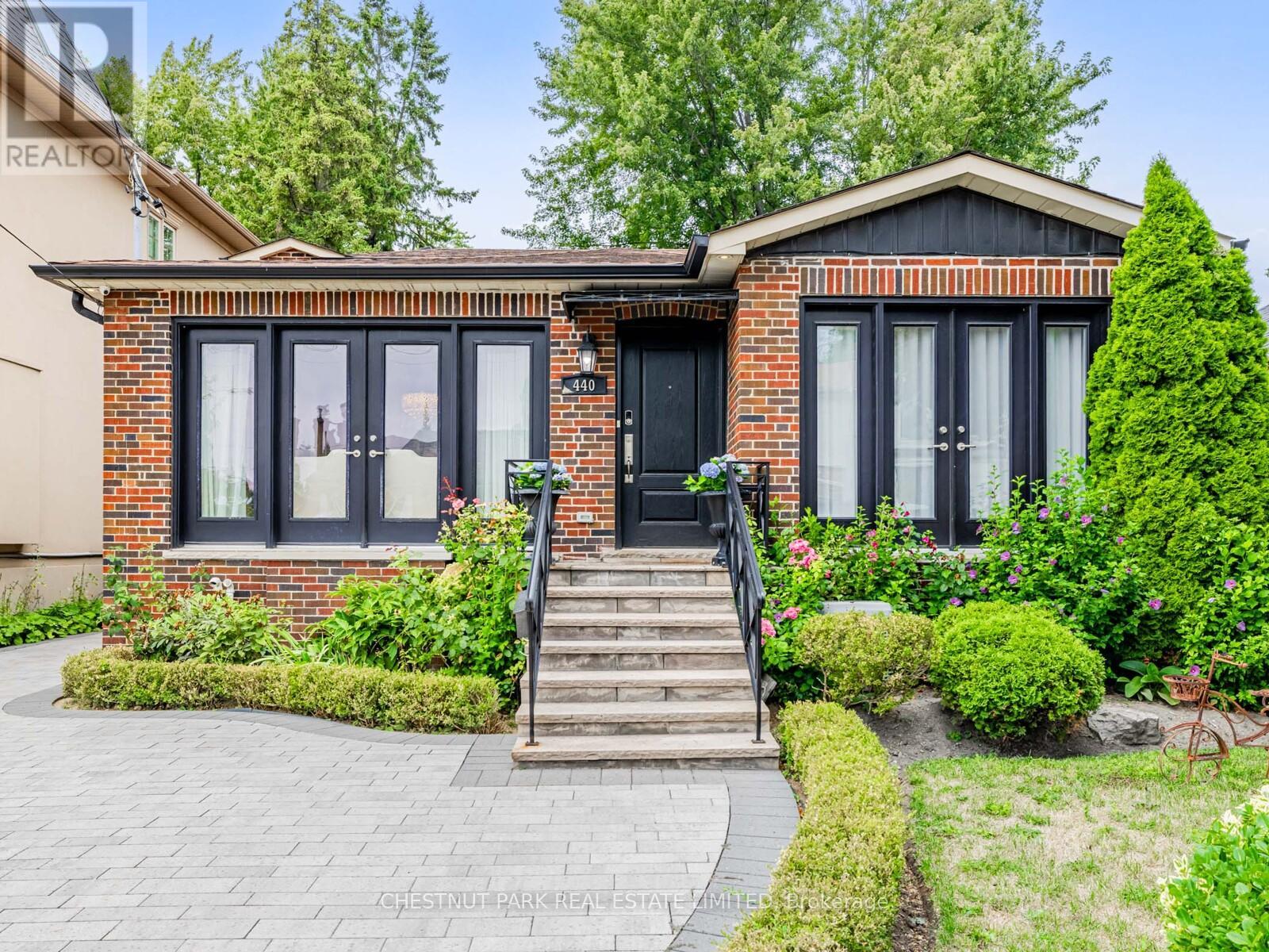 Property at 440 GLENGARRY AVENUE image 1