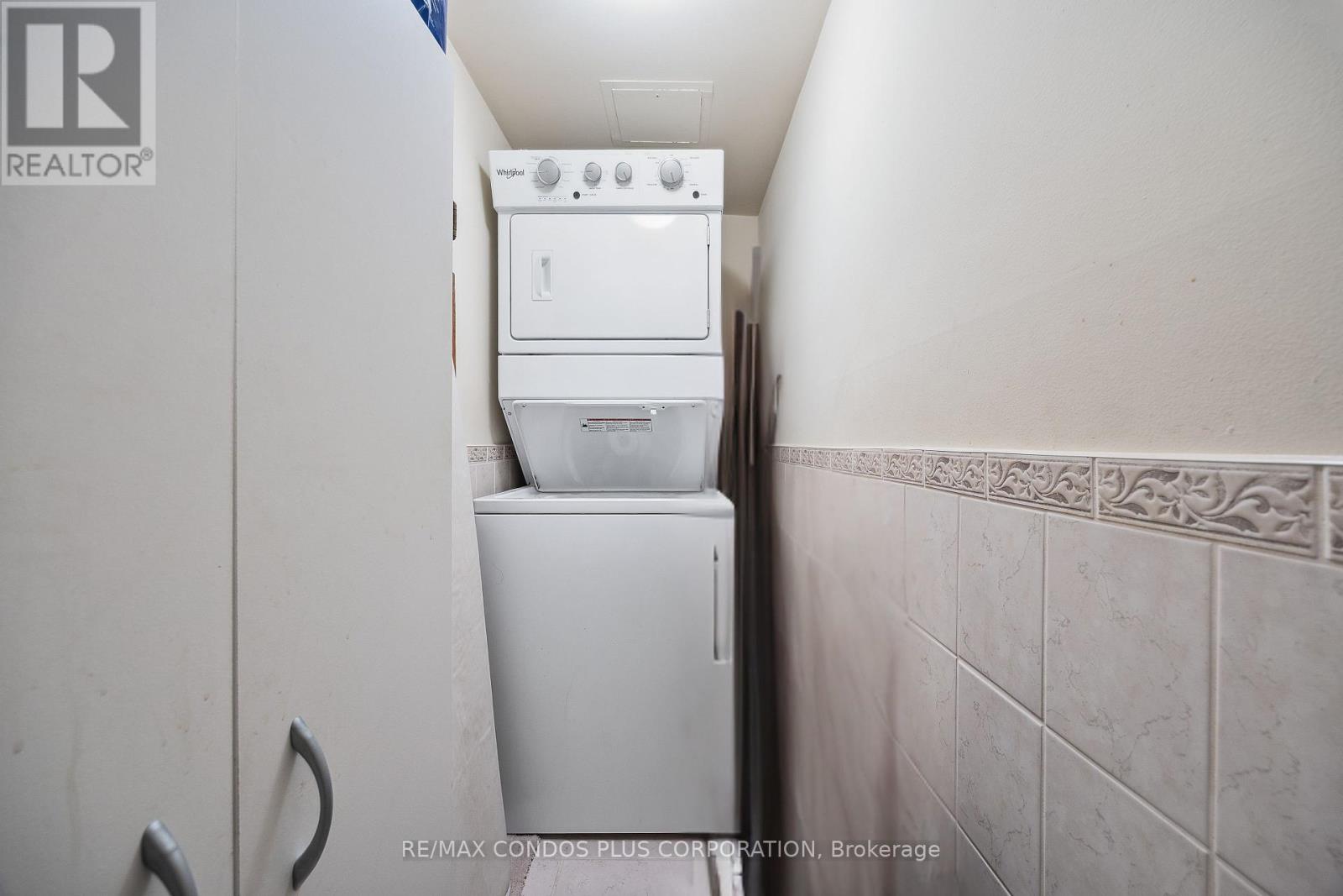 902 - 62 Wellesley Street W, Toronto, Ontario  M5S 2X3 - Photo 19 - C12354700