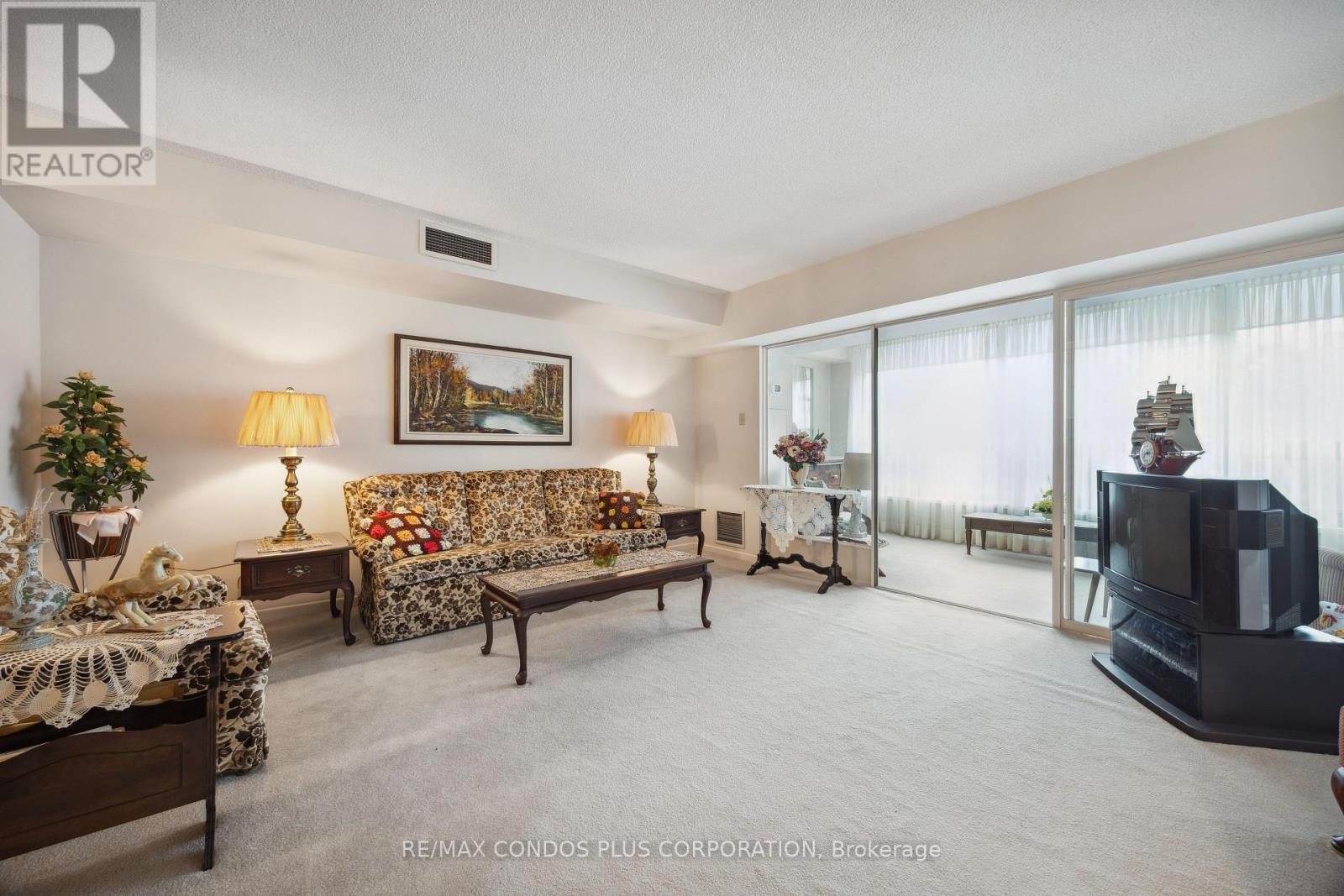 902 - 62 Wellesley Street W, Toronto, Ontario  M5S 2X3 - Photo 3 - C12354700