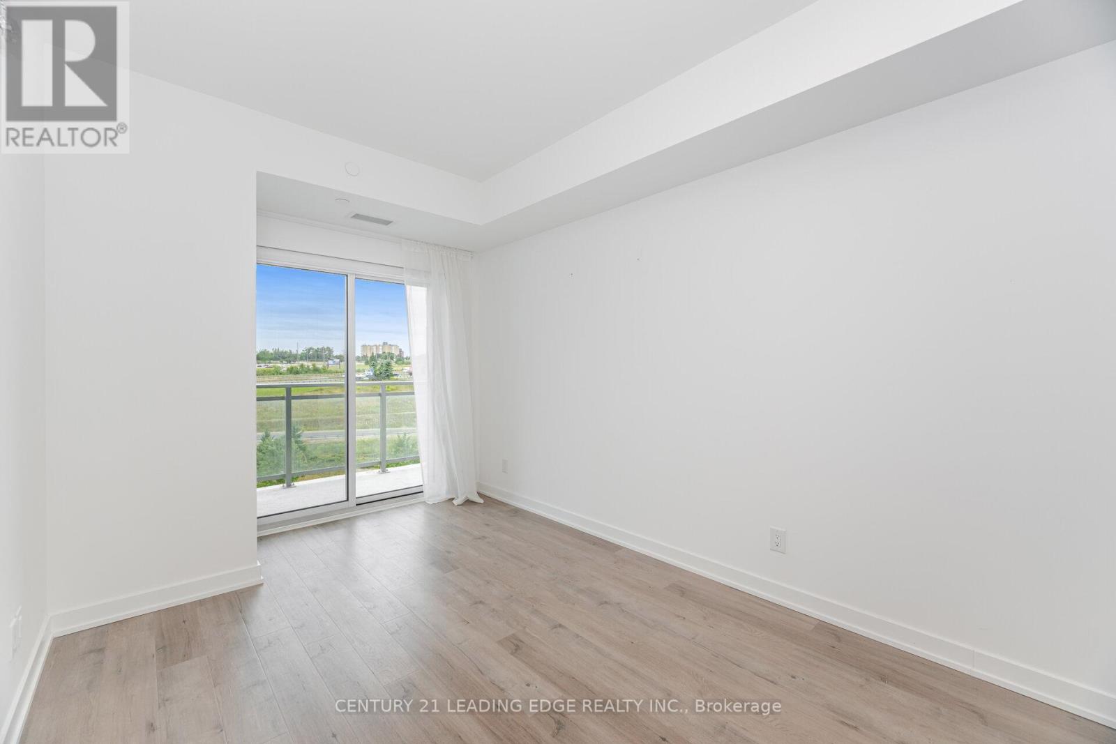 613 - 56 Lakeside Terrace, Barrie, Ontario  L4M 0L4 - Photo 12 - S12352837