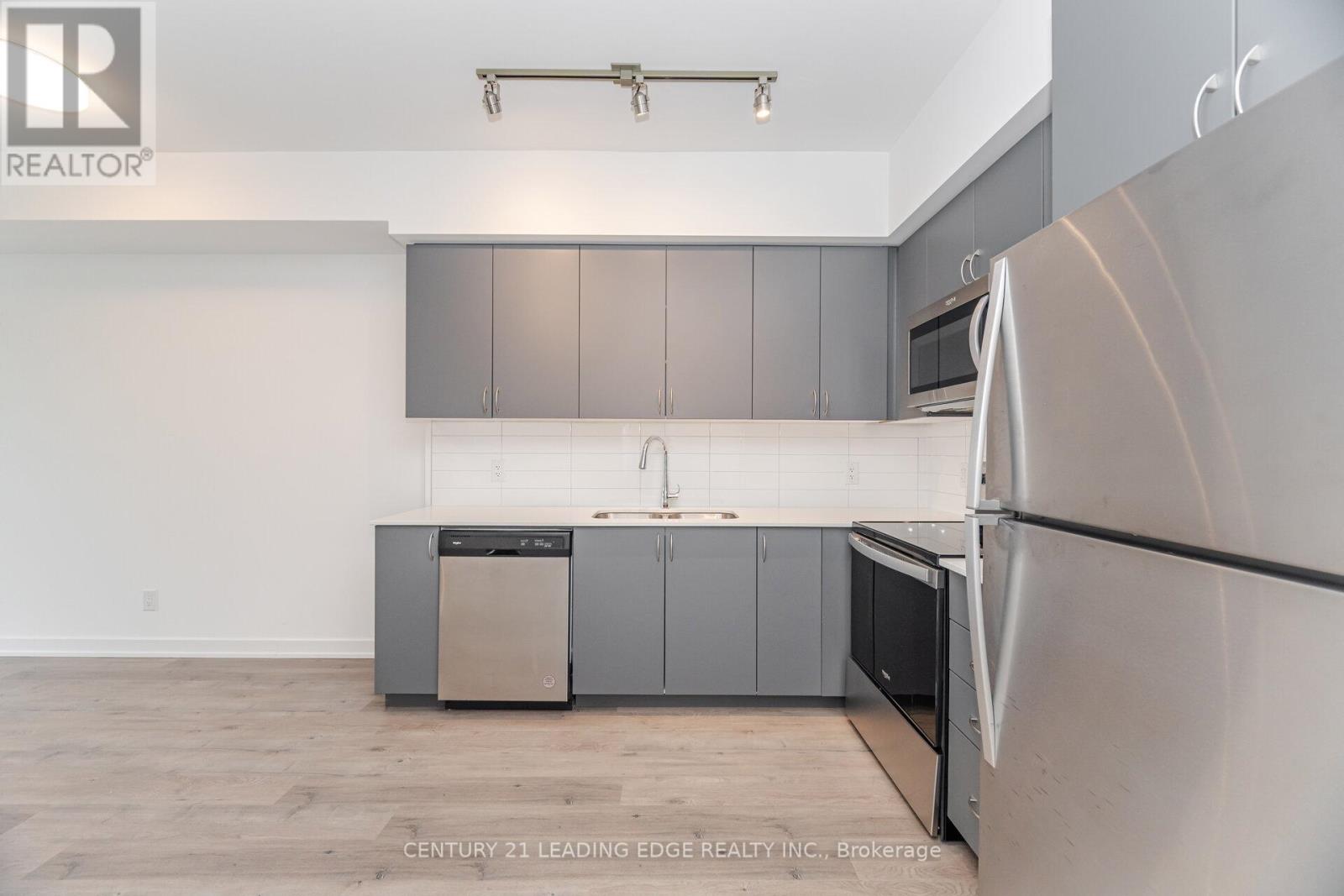 613 - 56 Lakeside Terrace, Barrie, Ontario  L4M 0L4 - Photo 8 - S12352837