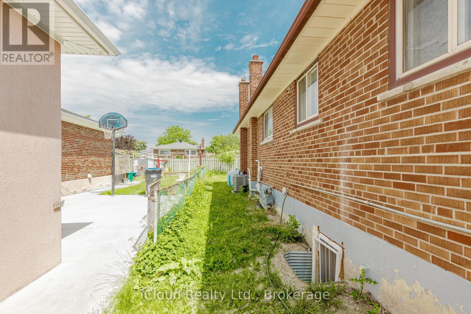 3761 Morning Star Drive, Mississauga, Ontario  L4T 1Y6 - Photo 38 - W12252317