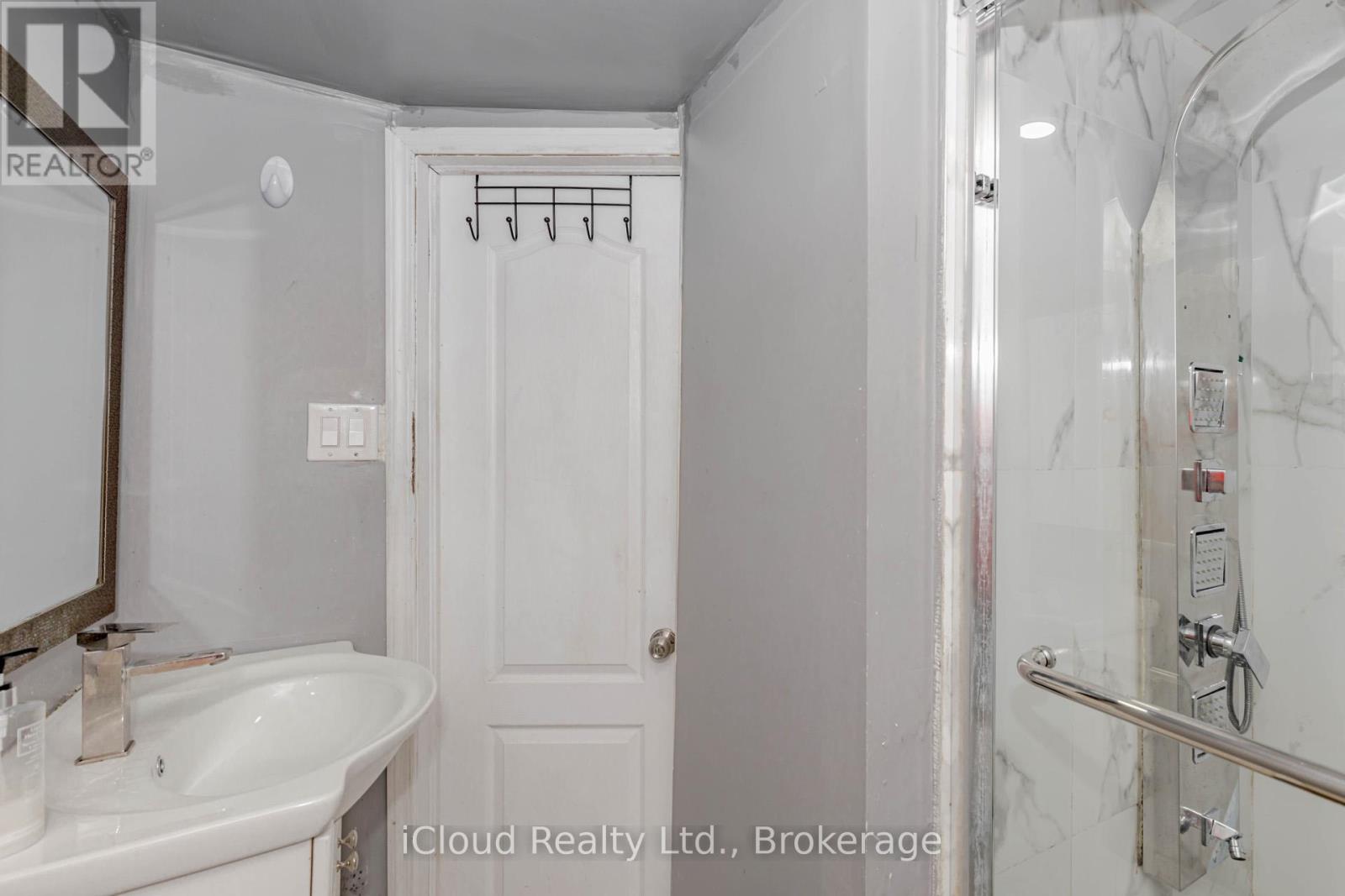 3761 Morning Star Drive, Mississauga, Ontario  L4T 1Y6 - Photo 32 - W12252317