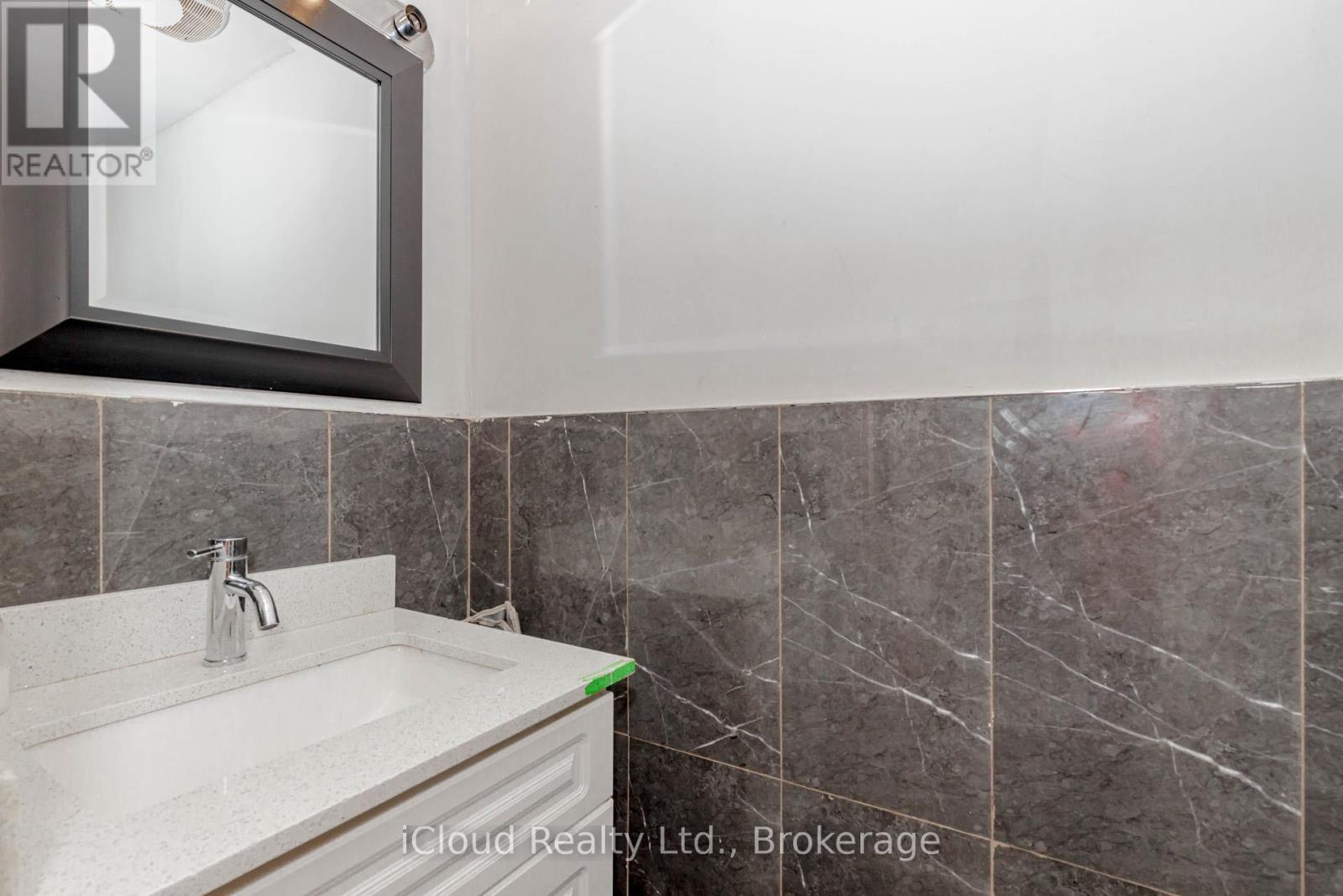 3761 Morning Star Drive, Mississauga, Ontario  L4T 1Y6 - Photo 15 - W12252317