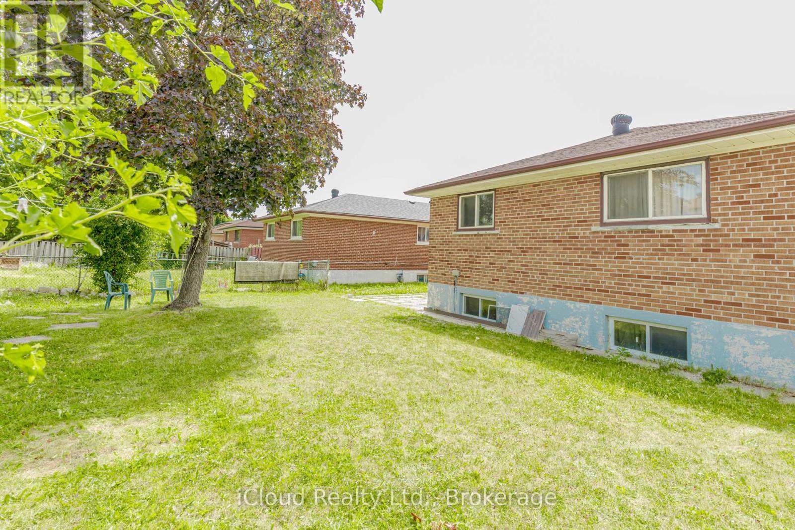 3761 Morning Star Drive, Mississauga, Ontario  L4T 1Y6 - Photo 39 - W12252317