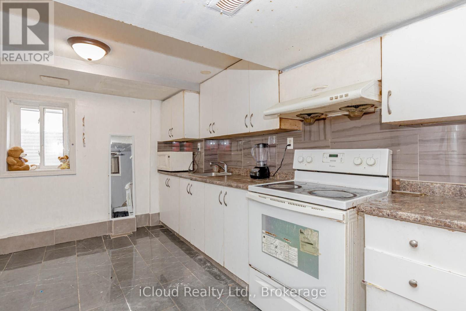 3761 Morning Star Drive, Mississauga, Ontario  L4T 1Y6 - Photo 33 - W12252317