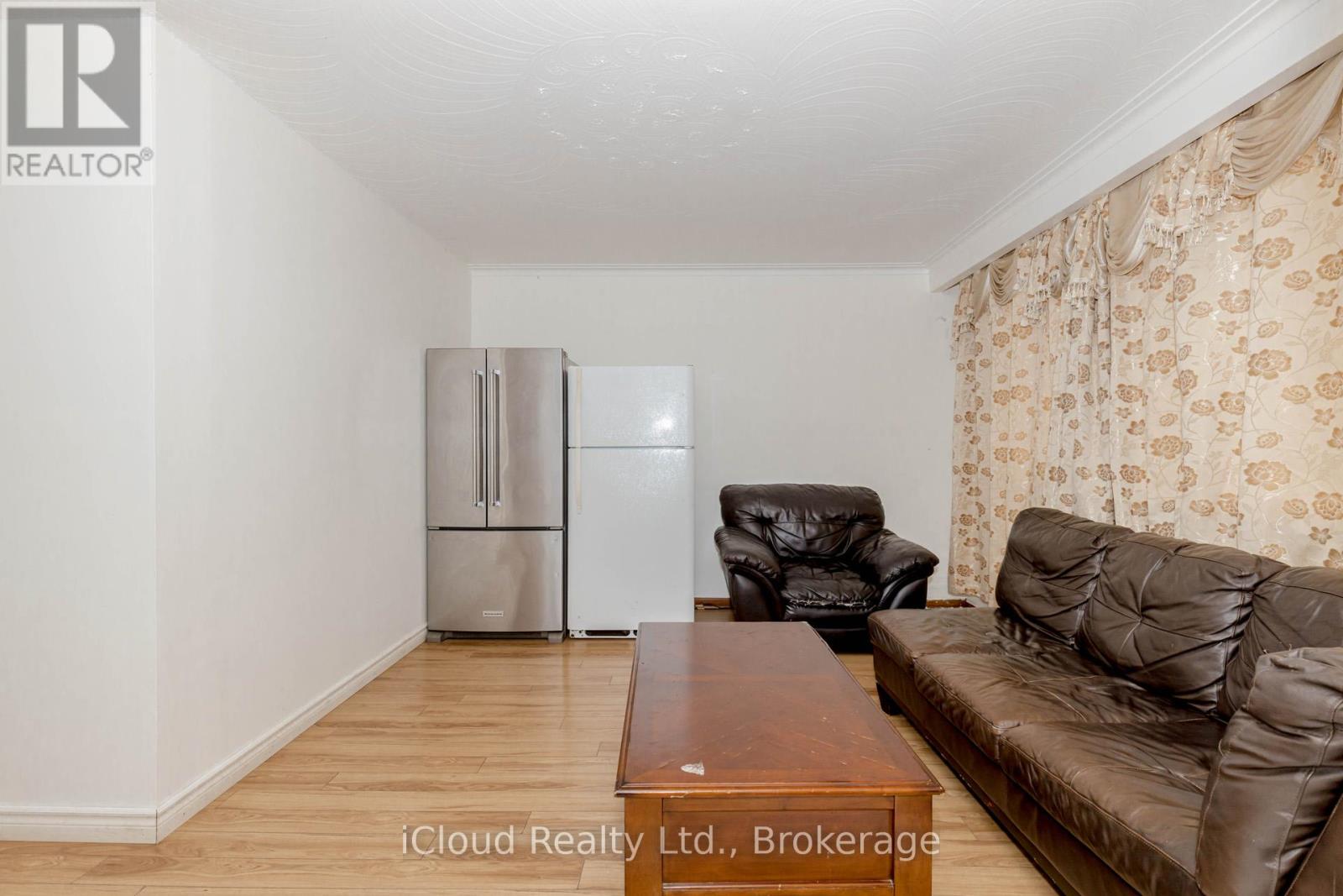 3761 Morning Star Drive, Mississauga, Ontario  L4T 1Y6 - Photo 13 - W12252317