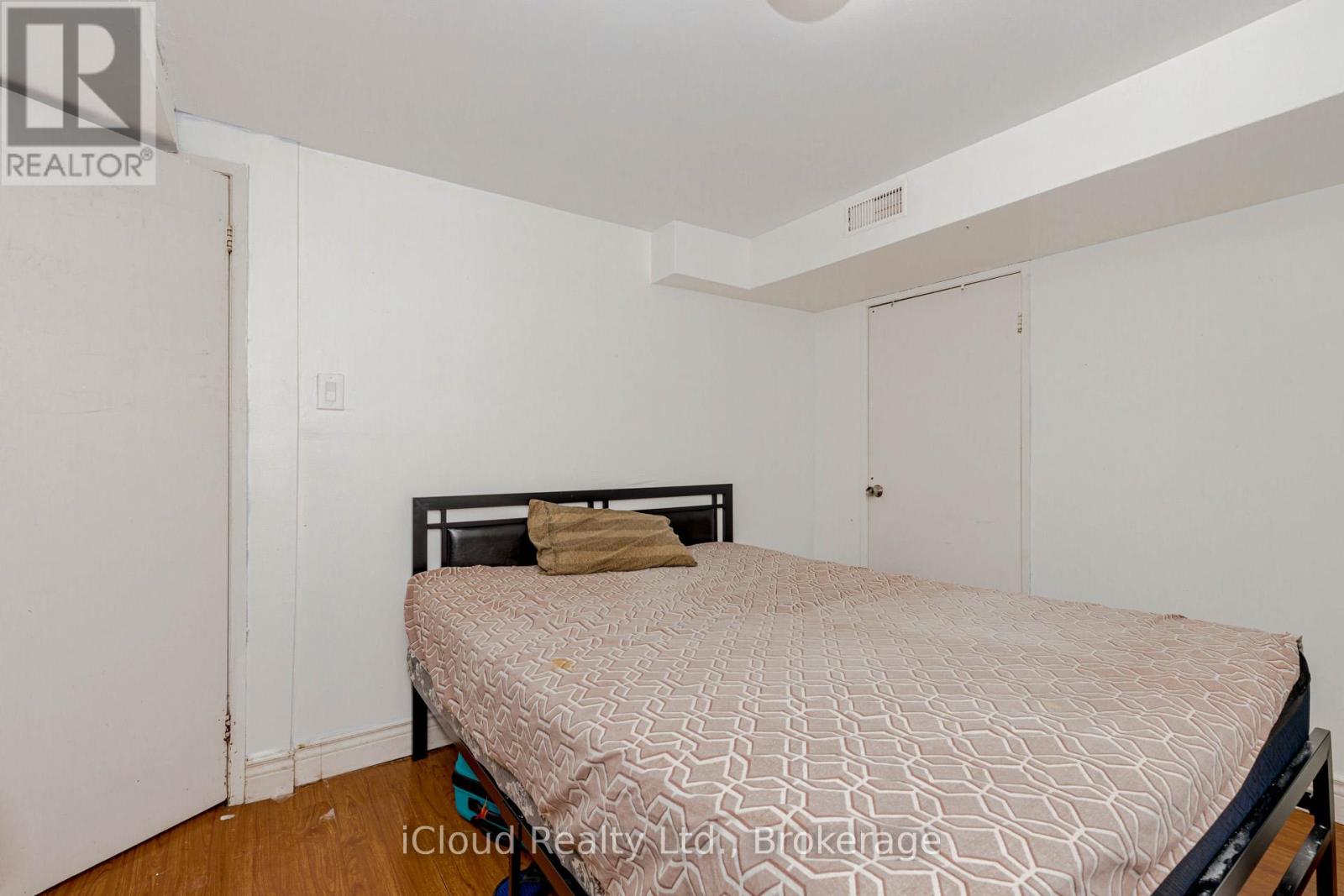 3761 Morning Star Drive, Mississauga, Ontario  L4T 1Y6 - Photo 34 - W12252317