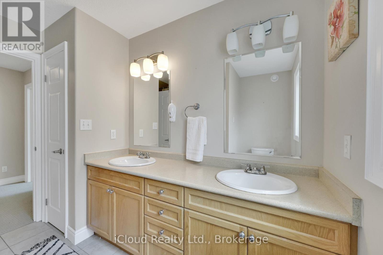 803 Spitfire Street, Woodstock, Ontario  N4T 0A9 - Photo 33 - X12304877
