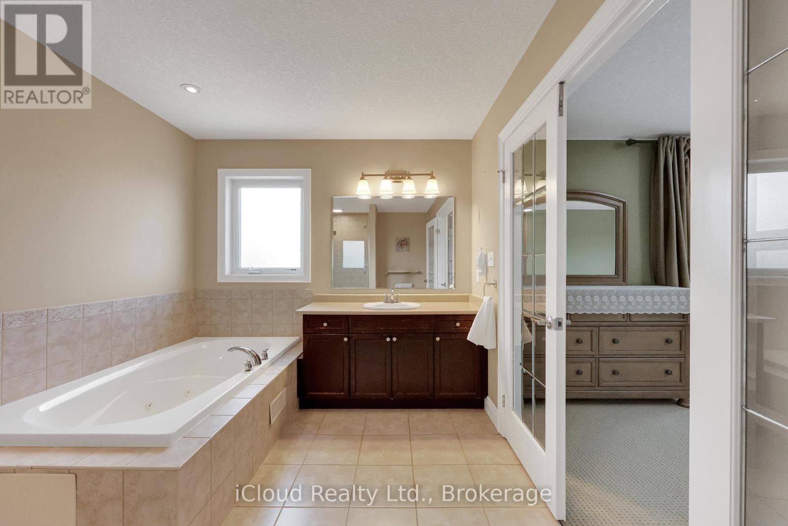 803 Spitfire Street, Woodstock, Ontario  N4T 0A9 - Photo 40 - X12304877