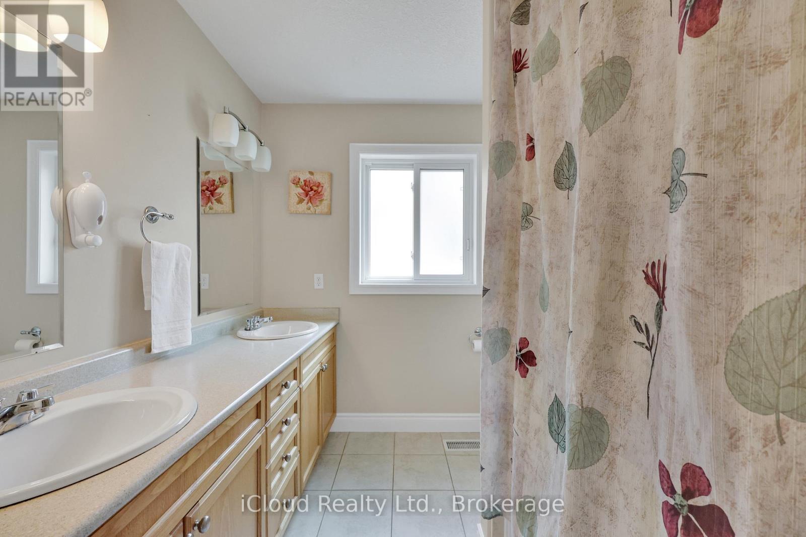 803 Spitfire Street, Woodstock, Ontario  N4T 0A9 - Photo 32 - X12304877