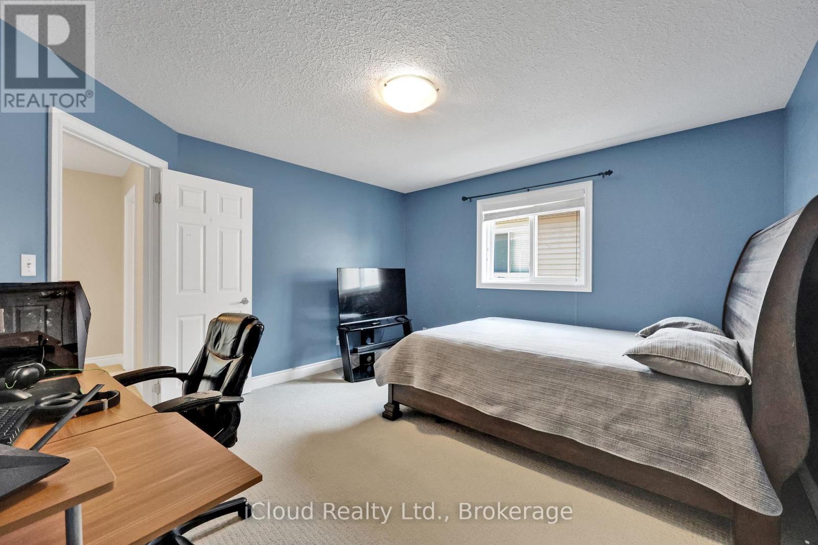 803 Spitfire Street, Woodstock, Ontario  N4T 0A9 - Photo 35 - X12304877