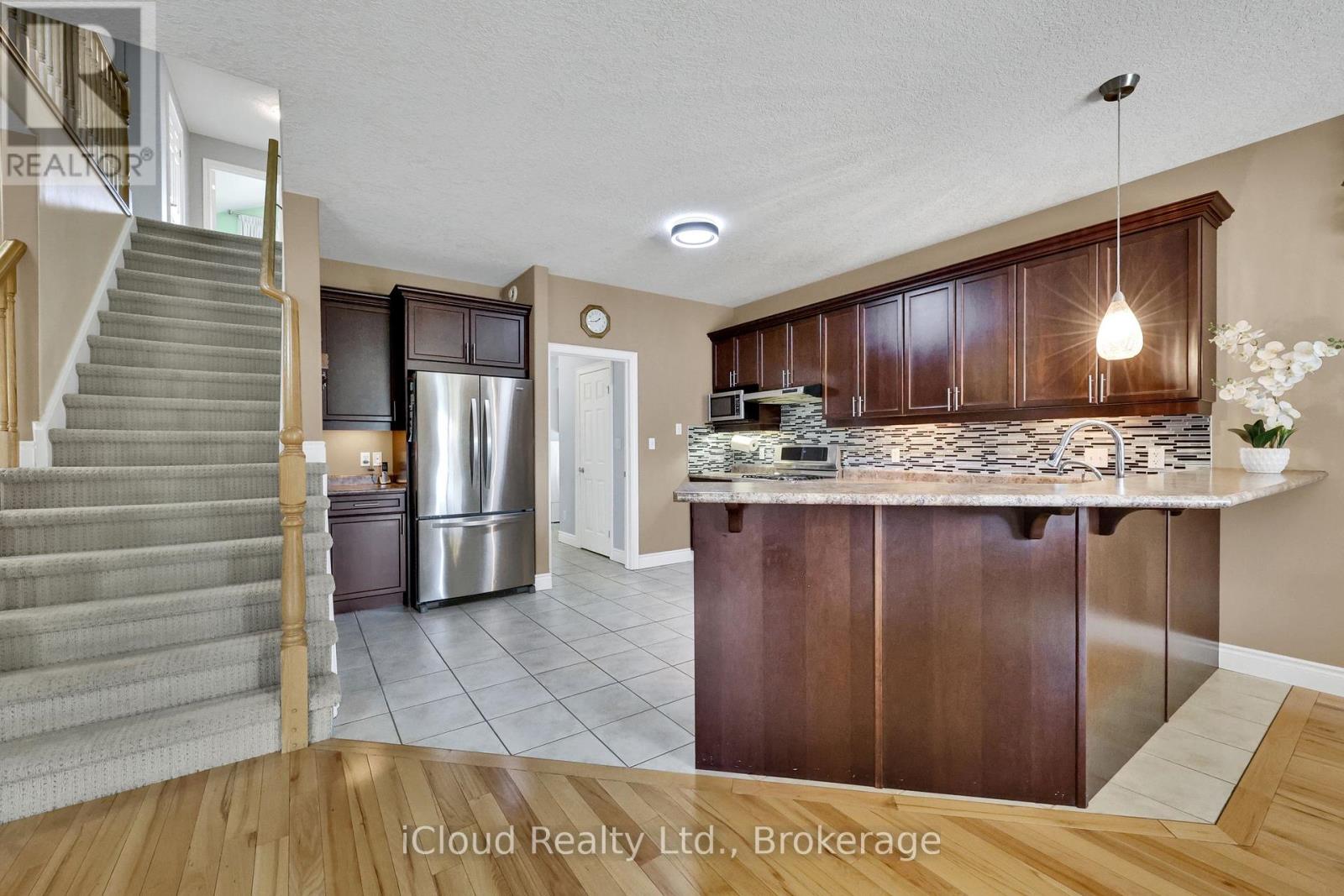803 Spitfire Street, Woodstock, Ontario  N4T 0A9 - Photo 18 - X12304877