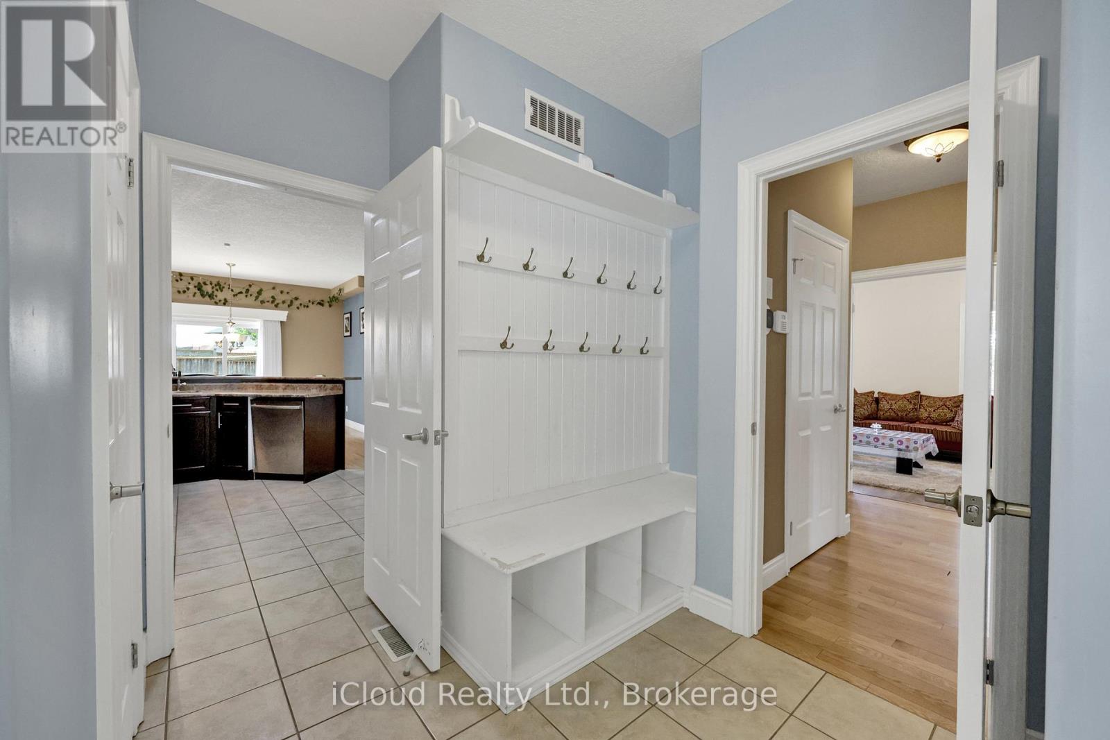 803 Spitfire Street, Woodstock, Ontario  N4T 0A9 - Photo 5 - X12304877