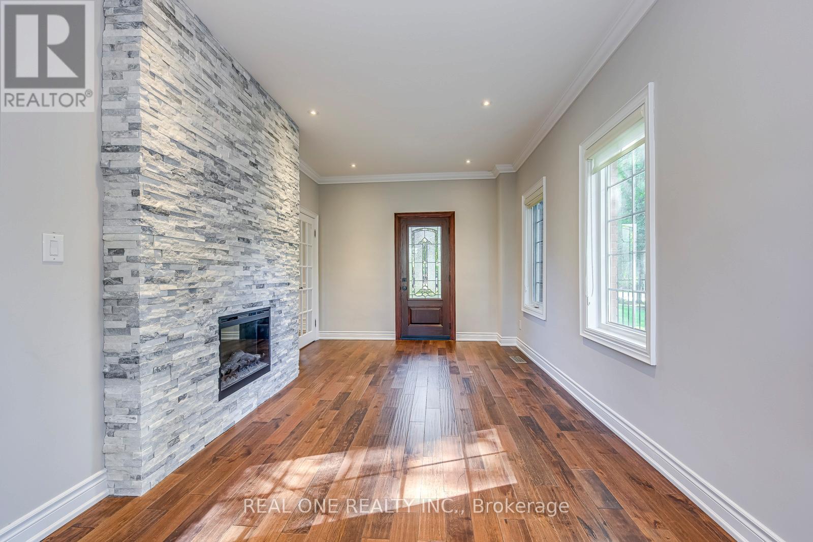 308 Morrison Road, Oakville, Ontario  L6J 4J9 - Photo 12 - W12354662