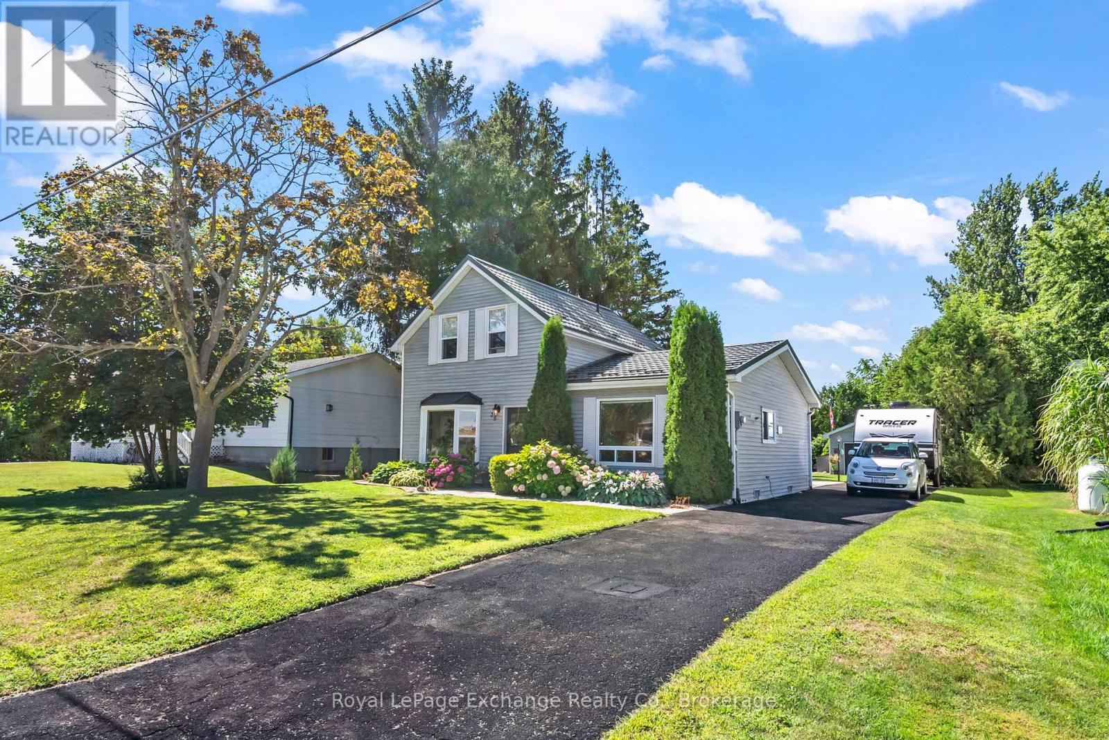 38 Church Street, Kincardine, Ontario  N0G 2T0 - Photo 2 - X12354100