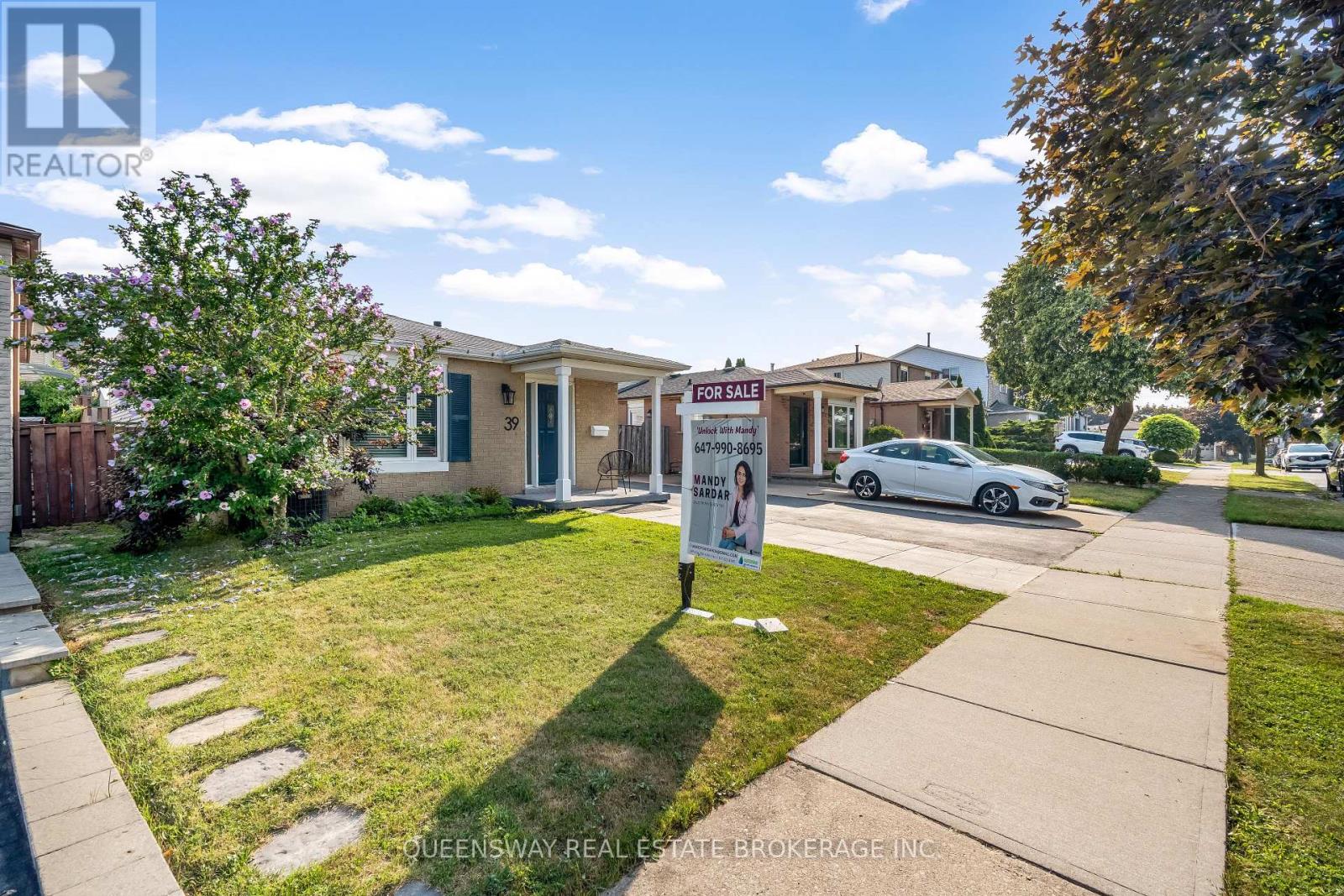 39 Garden Crescent, Hamilton, Ontario  L8V 4T3 - Photo 28 - X12354655