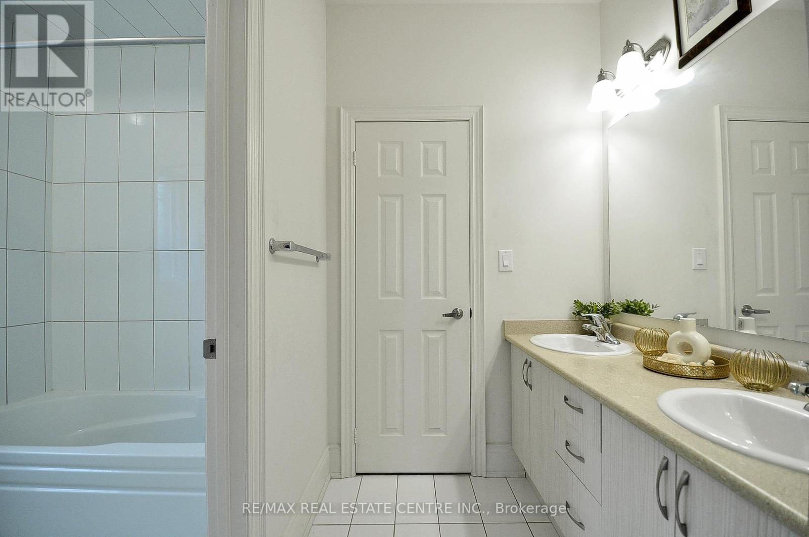81 Attwater Drive, Cambridge, Ontario  N1R 5S2 - Photo 31 - X12354687