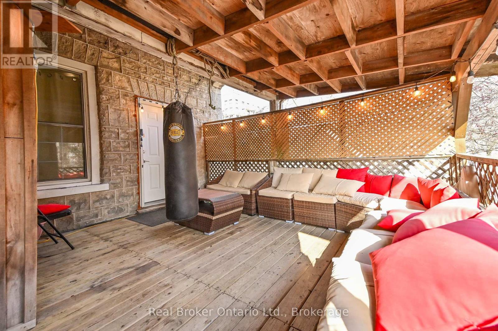 26 Queen Street E, Cambridge, Ontario  N3C 2A6 - Photo 10 - X12354884