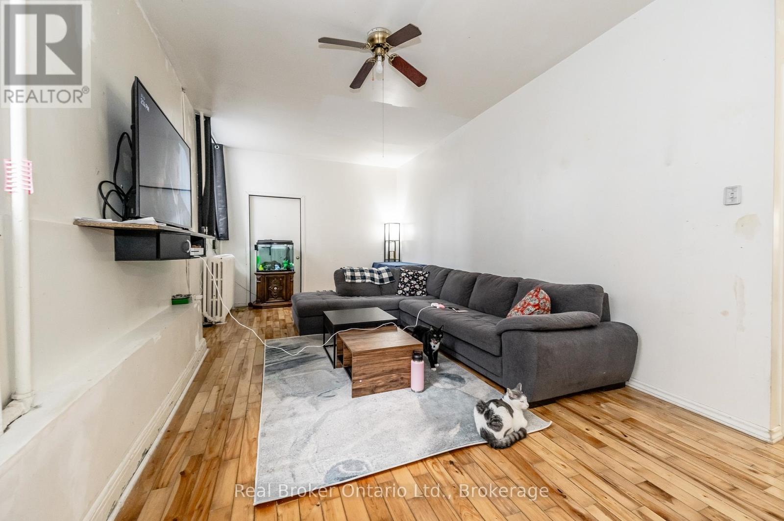 26 Queen Street E, Cambridge, Ontario  N3C 2A6 - Photo 16 - X12354884