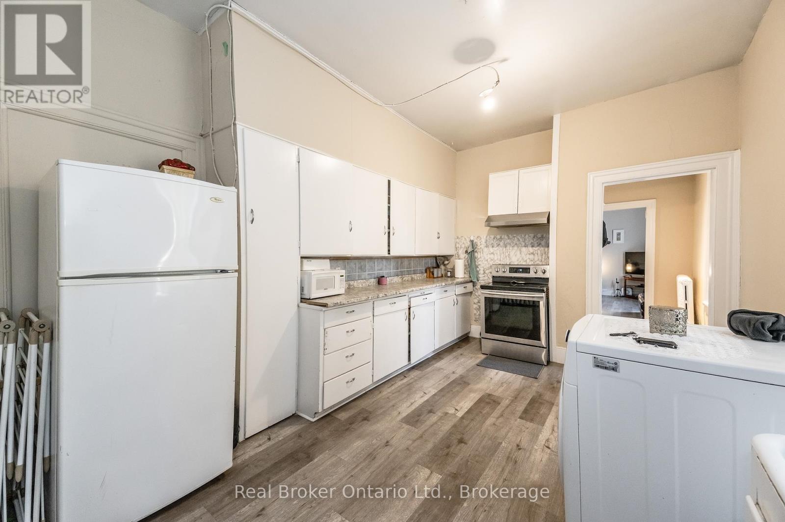 26 Queen Street E, Cambridge, Ontario  N3C 2A6 - Photo 27 - X12354884
