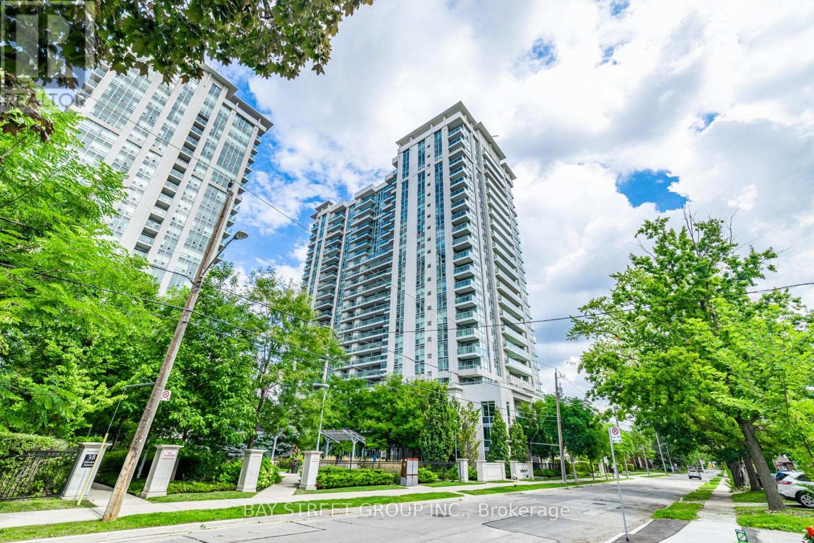 810 - 17 ANNDALE DRIVE, Toronto, Ontario