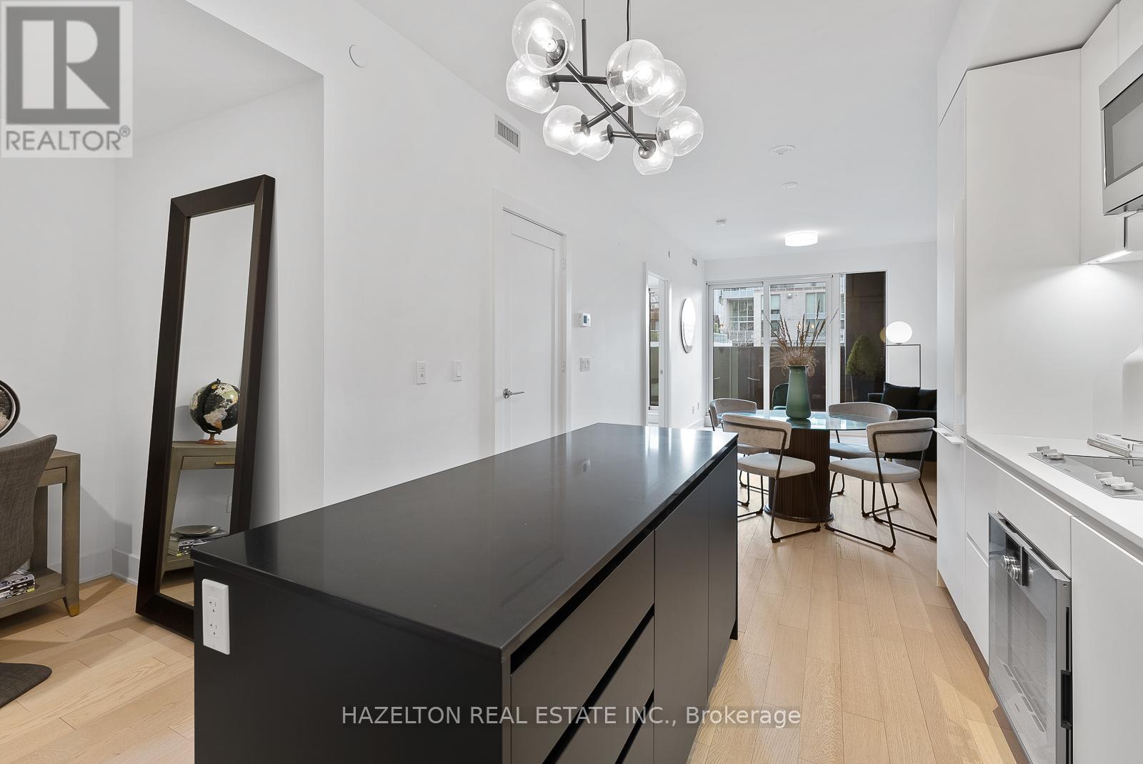 302 - 128 Pears Avenue, Toronto, Ontario  M5R 0A9 - Photo 8 - C12354813