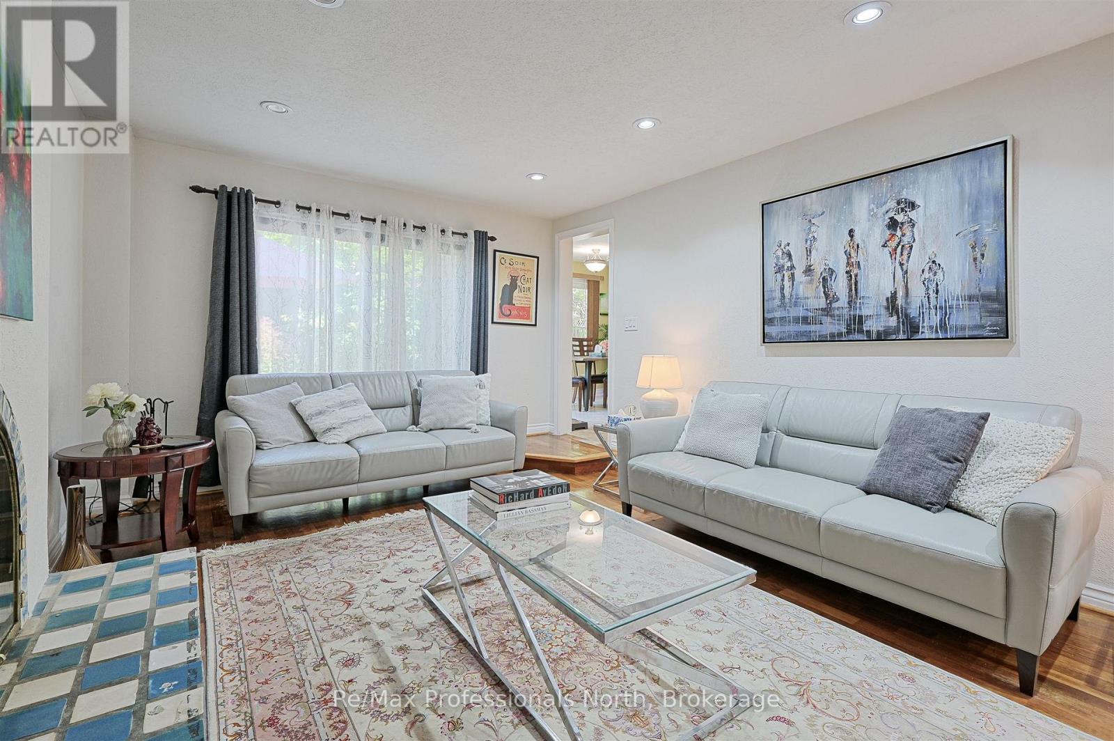 8 Elmsley Drive E, Richmond Hill, Ontario L4C 8N1 - Photo 20 - N12354882