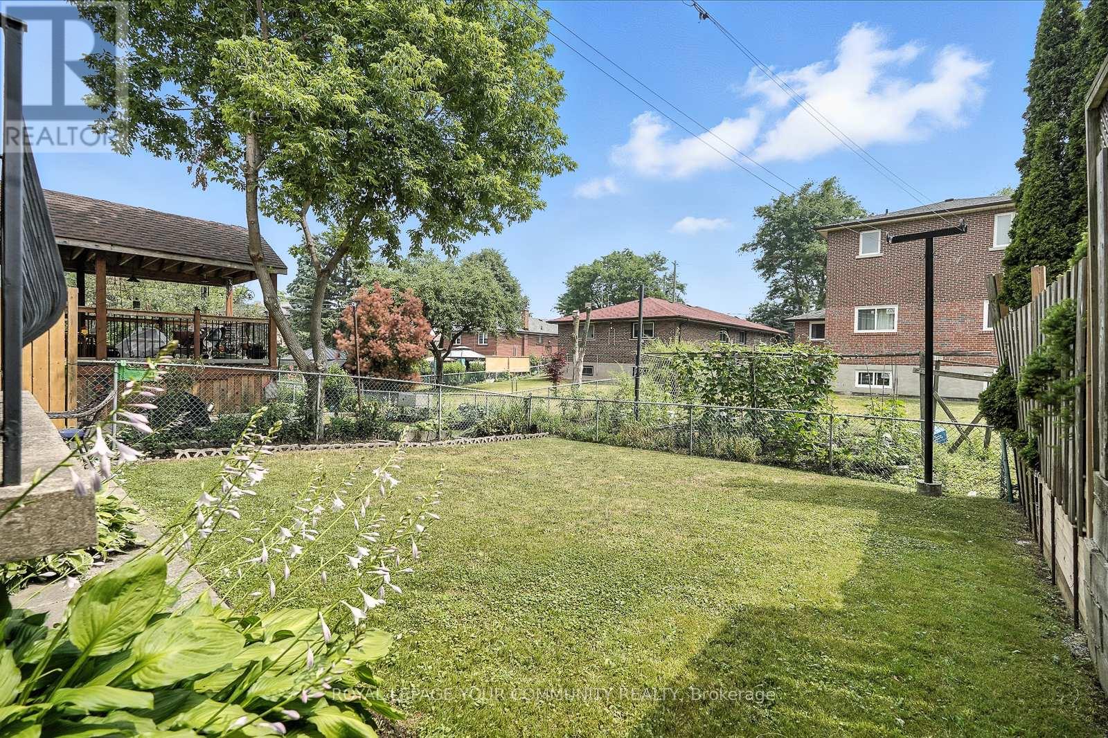 72 Fred Bland Crescent, Toronto, Ontario  M1J 3L8 - Photo 36 - E12354750