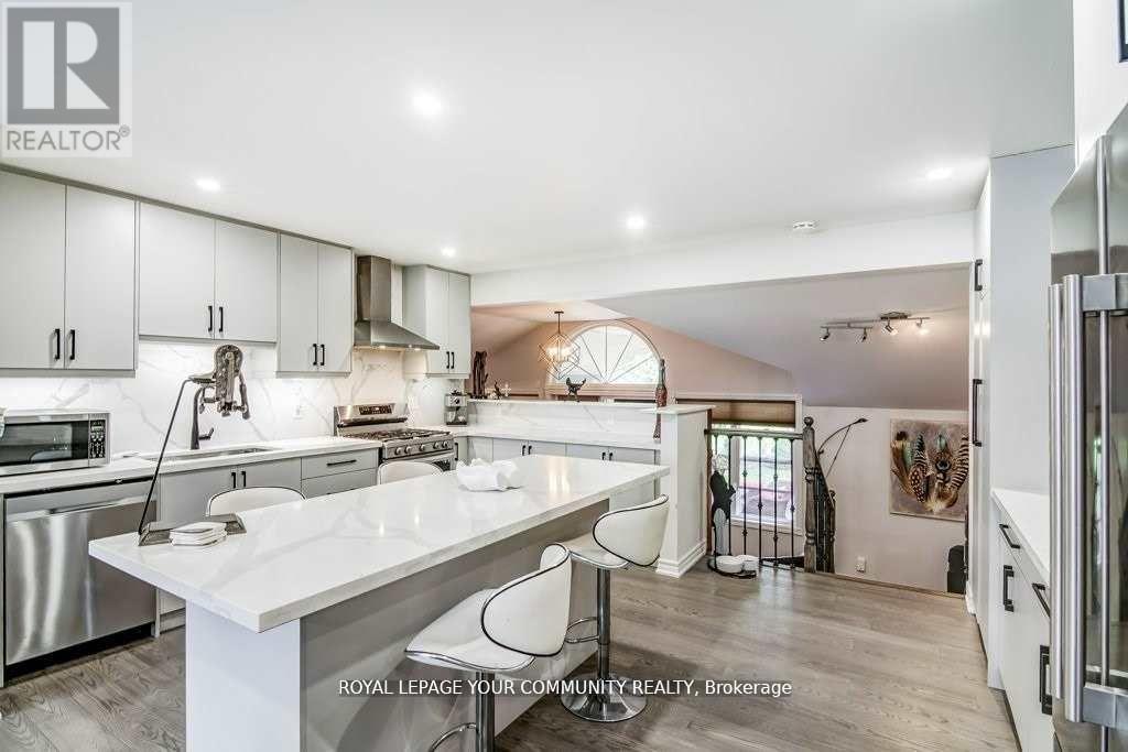 768 Grace Street, Newmarket (Gorham-College Manor), Ontario  L3Y 2L3 - Photo 13 - N12354756