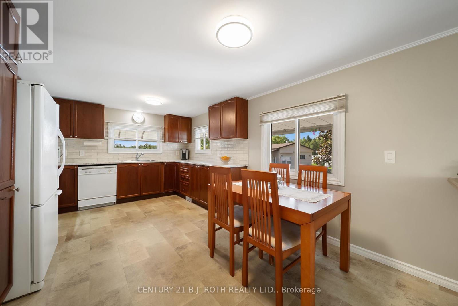 66 Cameron Drive, Oro-Medonte (Hawkestone), Ontario  L0L 1T0 - Photo 7 - S12354827