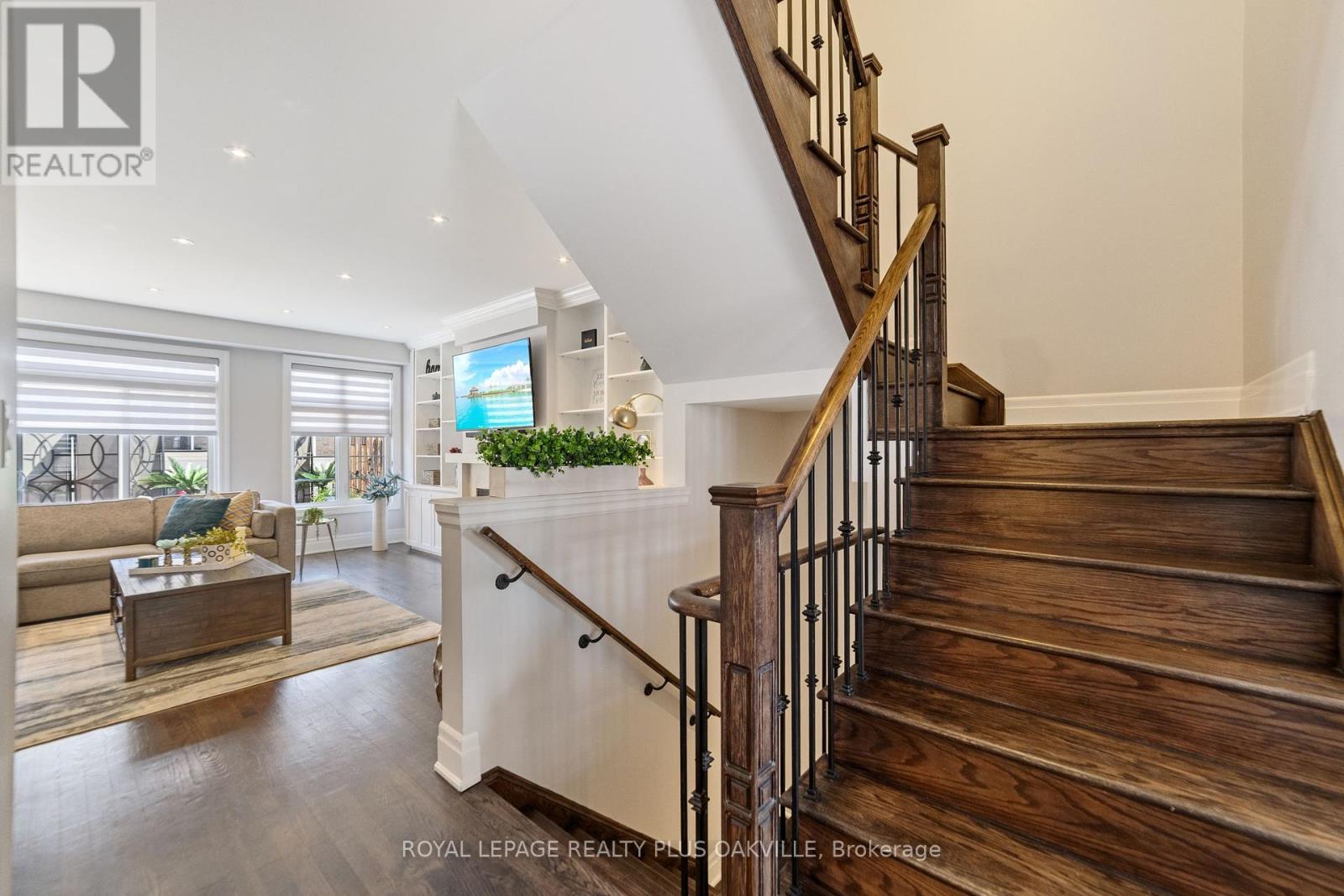 2275 Khalsa Gate, Oakville, Ontario  L6M 1P4 - Photo 7 - W12354773
