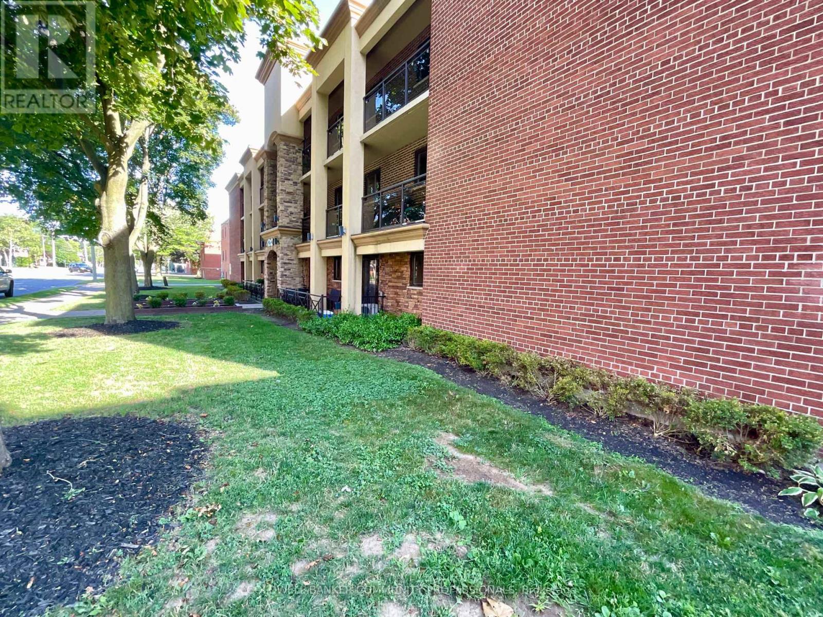 108 - 1212 Fennell Avenue E, Hamilton, Ontario  L8T 1T2 - Photo 3 - X12354766