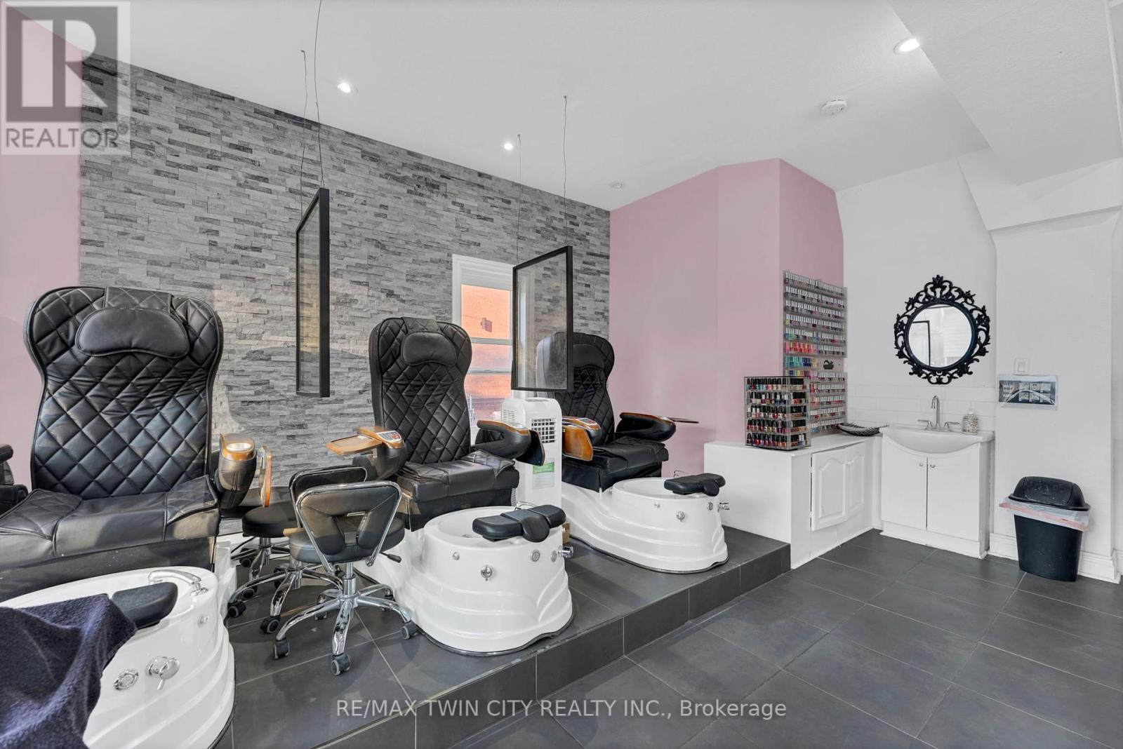 52 Water Street N, Kitchener, Ontario  N2H 5A8 - Photo 14 - X12354838