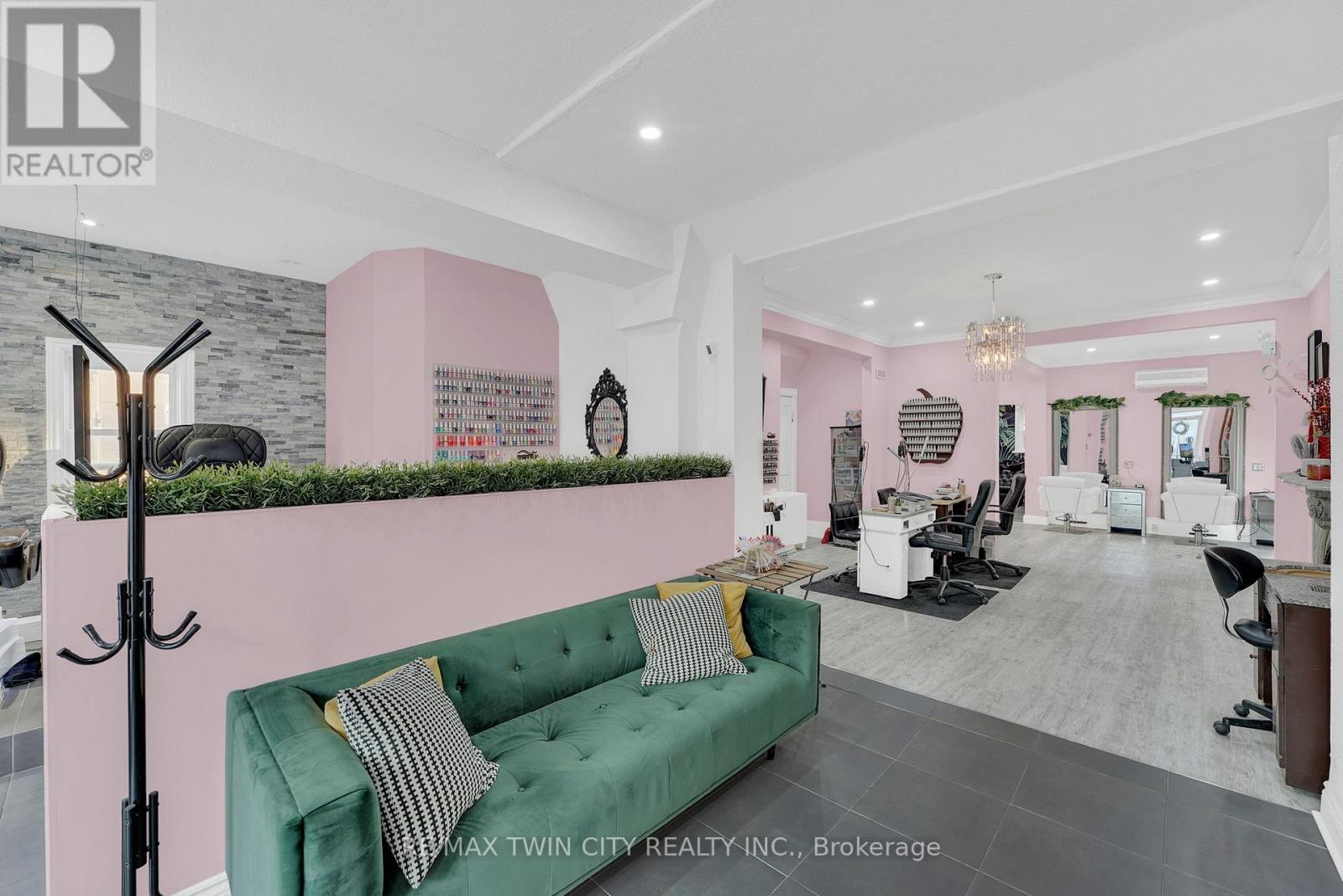 52 Water Street N, Kitchener, Ontario  N2H 5A8 - Photo 16 - X12354838