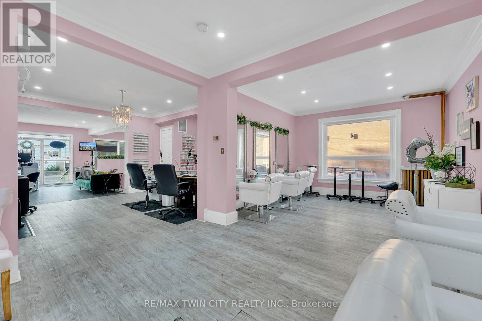52 Water Street N, Kitchener, Ontario  N2H 5A8 - Photo 8 - X12354838