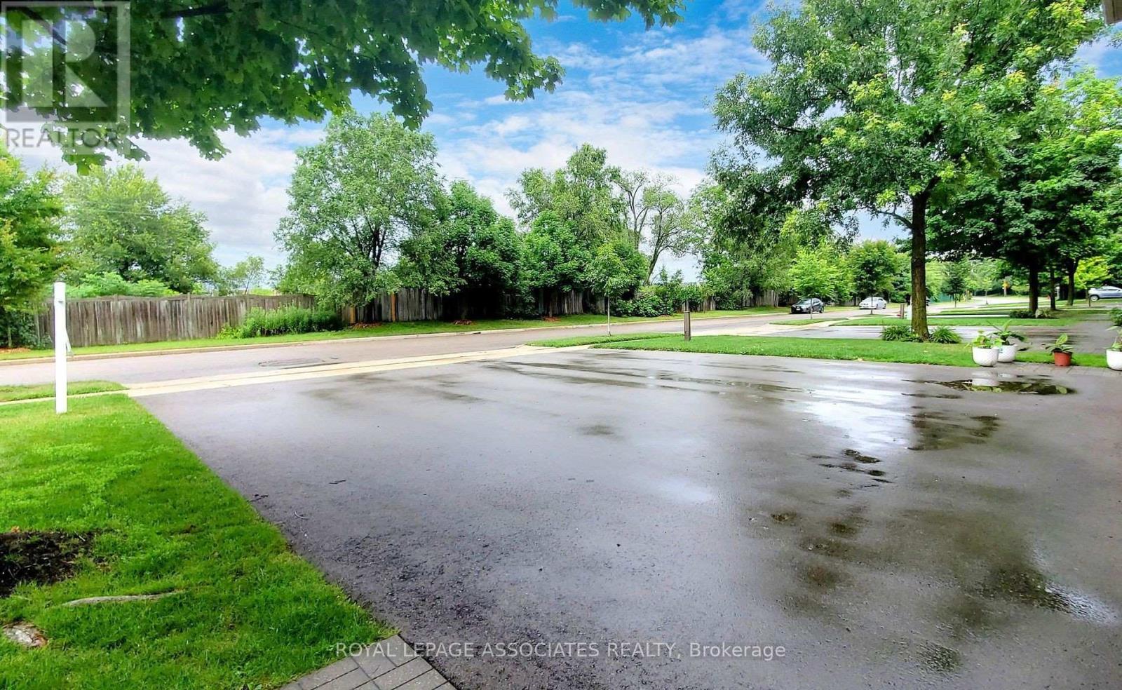 25 - 100 Beddoe Drive, Hamilton, Ontario  L8P 4Z2 - Photo 24 - X12354847
