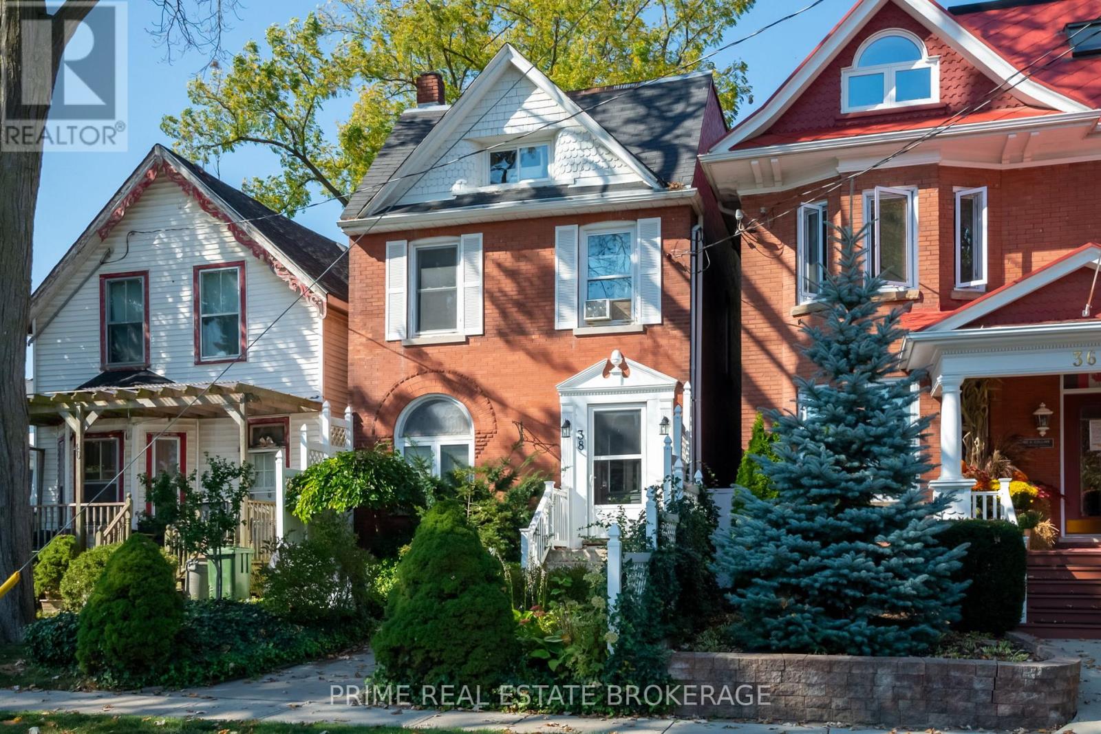 38 Hincks Street, St. Thomas, Ontario  N5R 3N6 - Photo 2 - X12354936