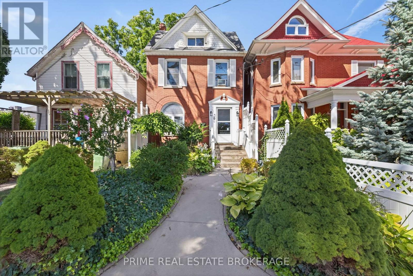 38 Hincks Street, St. Thomas, Ontario  N5R 3N6 - Photo 3 - X12354936