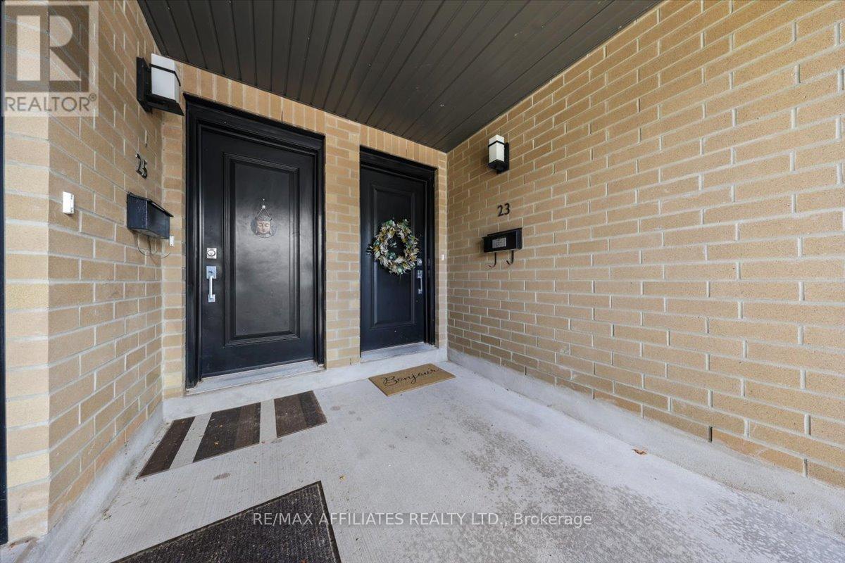 3 - 23 Bergeron Private, Ottawa, Ontario  K1C 0C2 - Photo 2 - X12354968