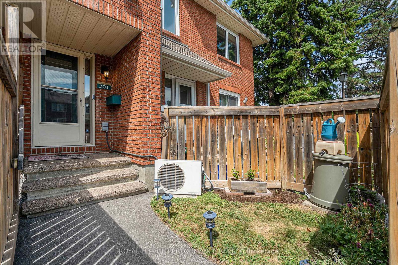 Property at 201 - 1765 CABARET LANE image 3