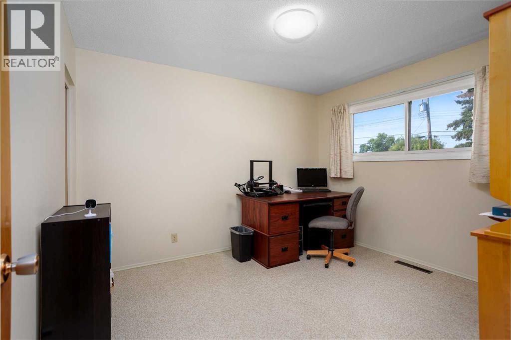 6511 45a Avenue, Camrose, Alberta  T4V 0C8 - Photo 10 - A2249125