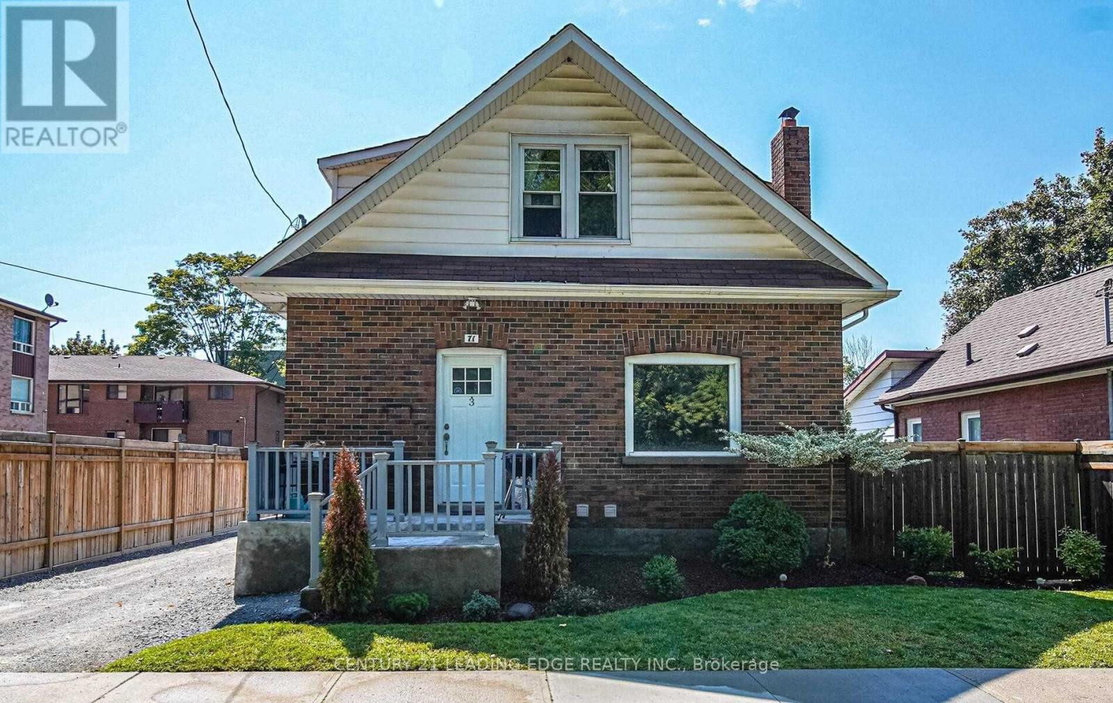 71 Hall Street, Oshawa, Ontario  L1H 2Y8 - Photo 2 - E12354364