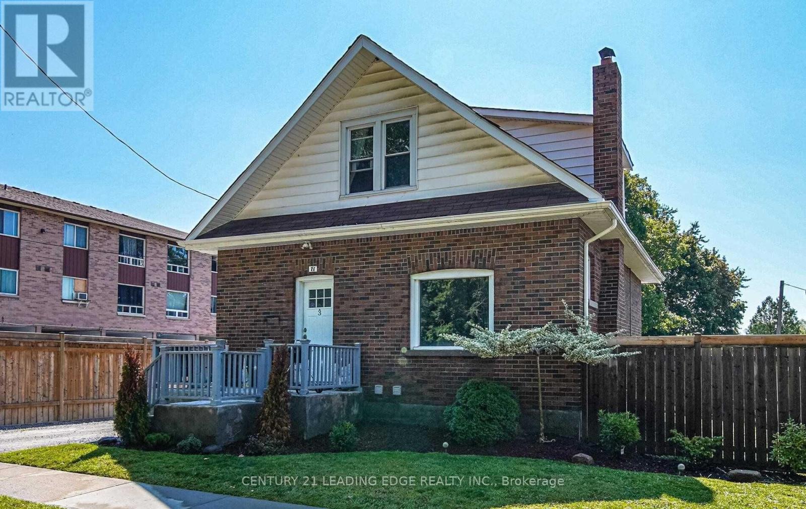 71 Hall Street, Oshawa, Ontario  L1H 2Y8 - Photo 4 - E12354364