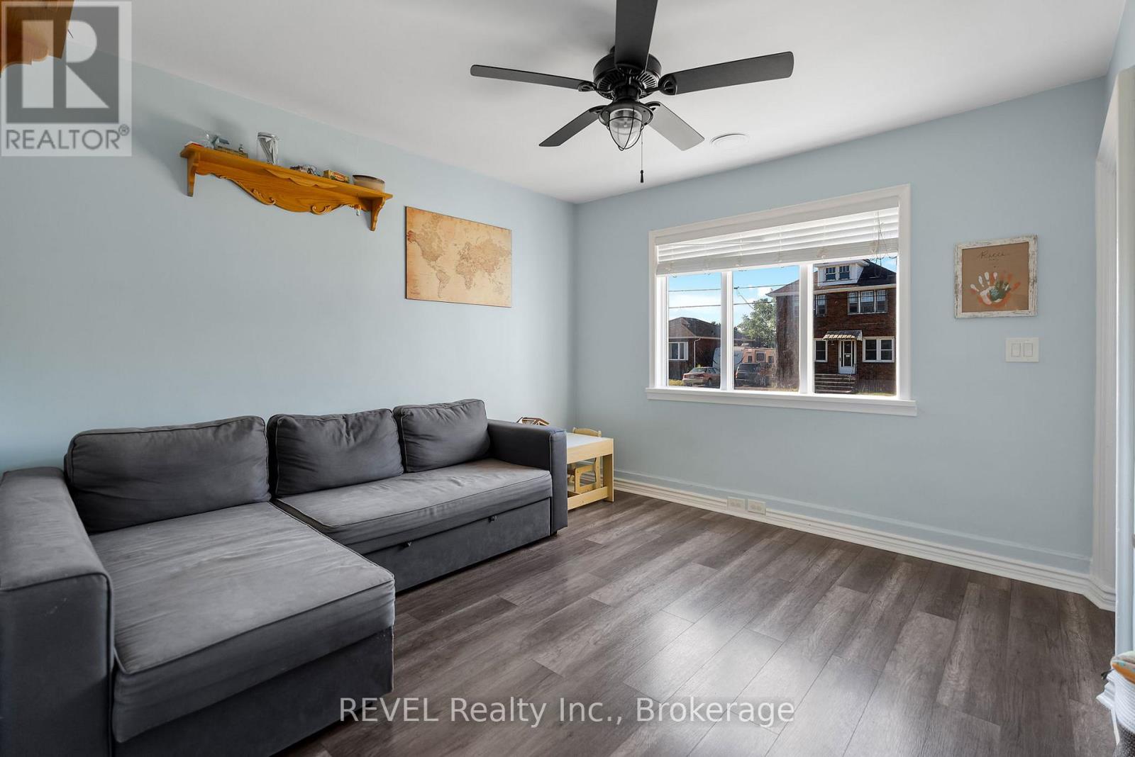 Property at 206 BELL STREET image 3