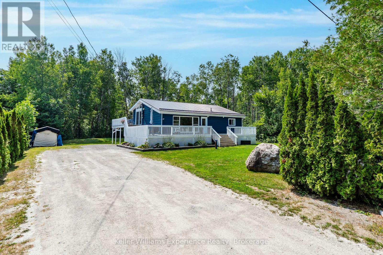 37 Crescent Drive, Tay, Ontario  L0K 2A0 - Photo 2 - S12354965